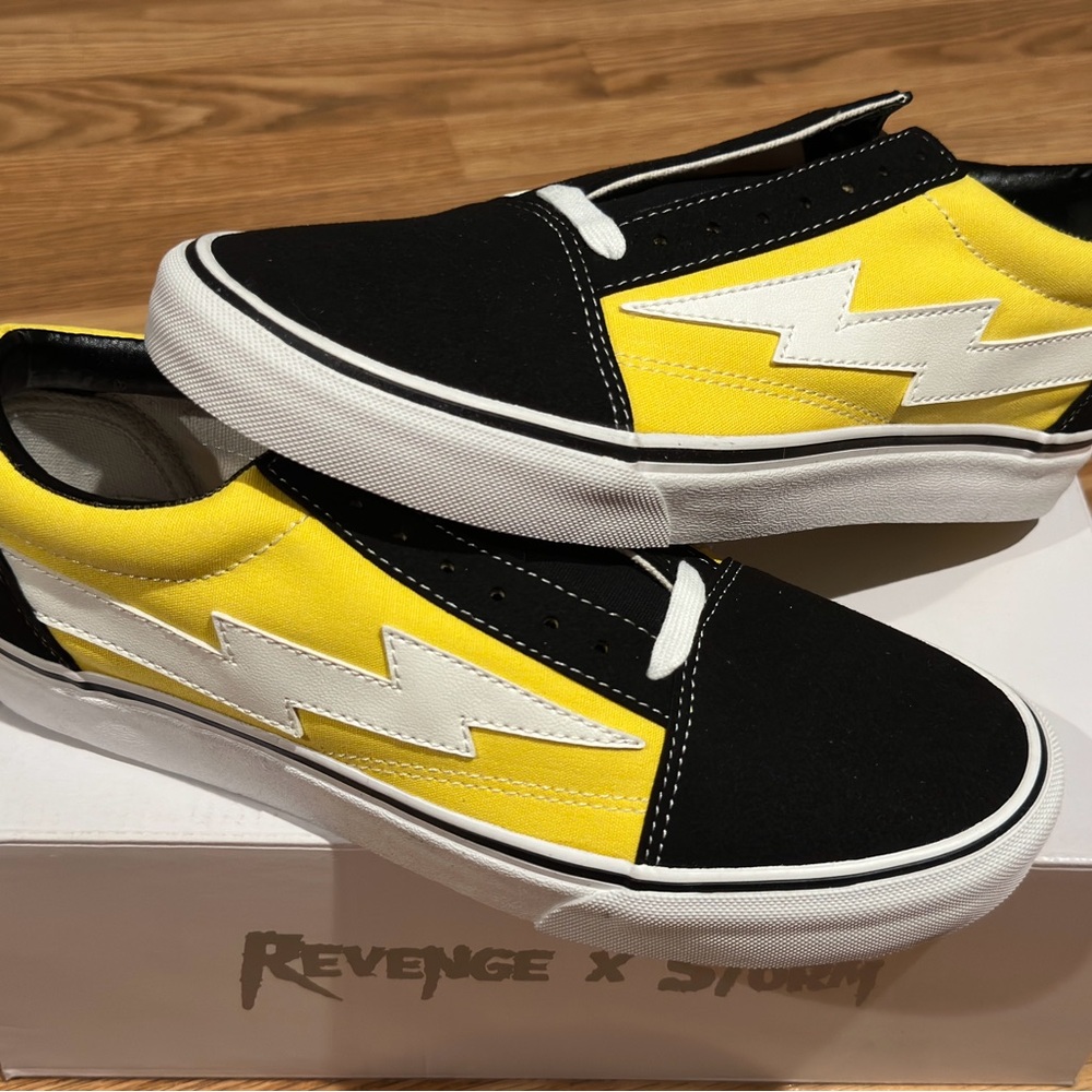 Revenge x Storm OG Black Yellow Australia Limited Low Top Brand New (Size 8 ,9)